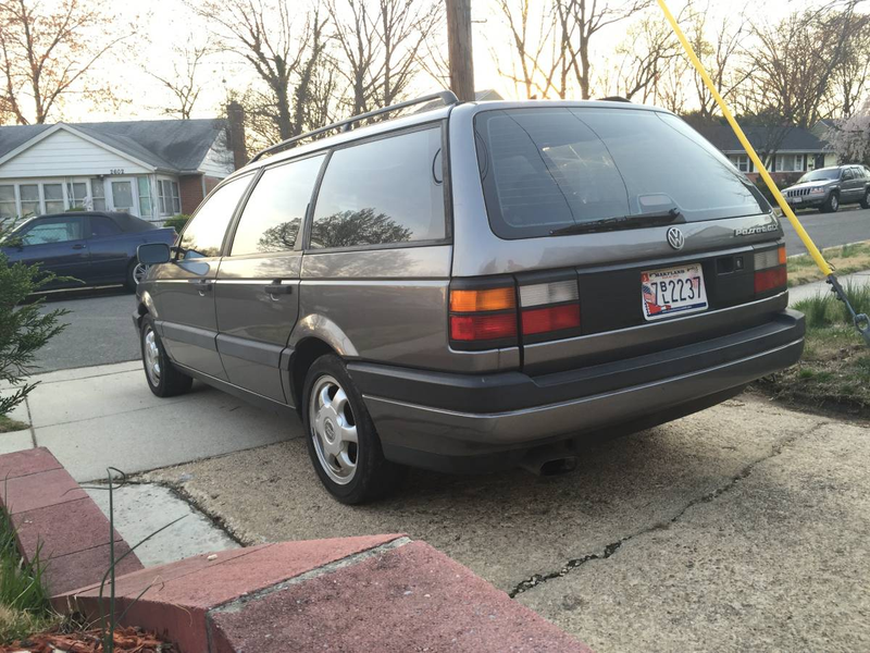Illustration for article titled For $3,000, Could You See Wagoning In This 1993 VW Passat GLX VR6?